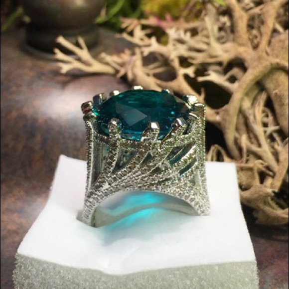 Bold 925 Sterling Silver Oval Green CZ Celtic Men's Ring | Size 8, Wide Band Celtic Knot Design - View #4